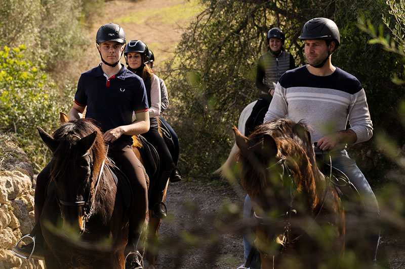 Paseo a caballo por el valle de Randa, Mallorca